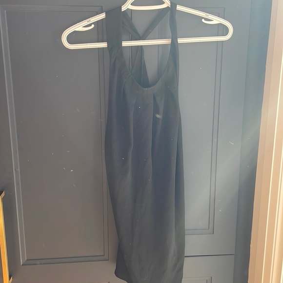 Banana Republic top size 6. Great for going out or under a blazer for work. - Picture 1 of 1